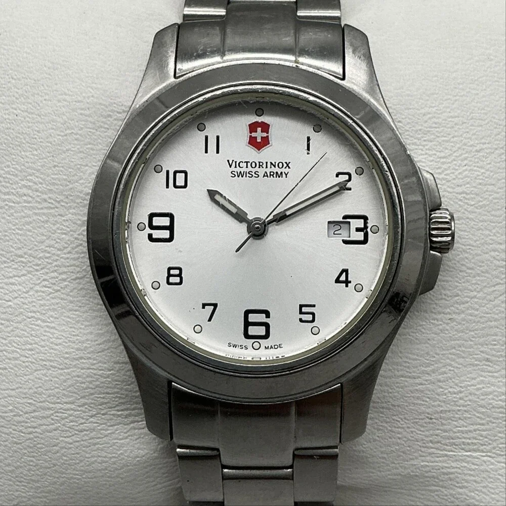 Victorinox Swiss Army Womens Watch 32mm Silver Tone Date New Battery 7.25